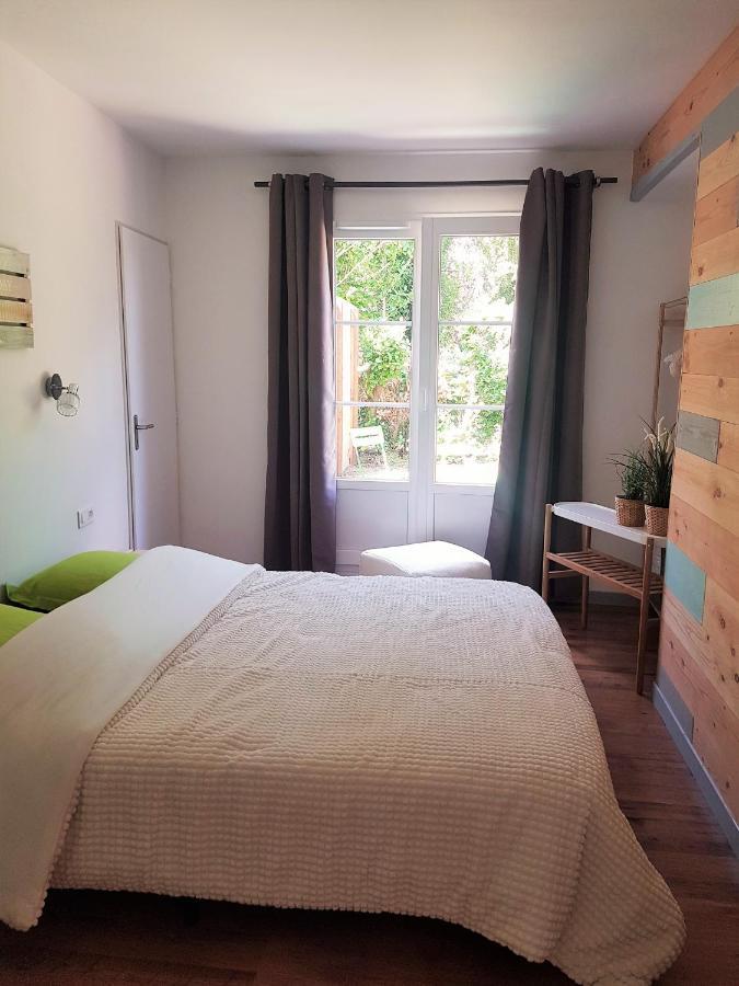 Agathe Et Titi Bed & Breakfast Marigny-les-Reullee Bagian luar foto